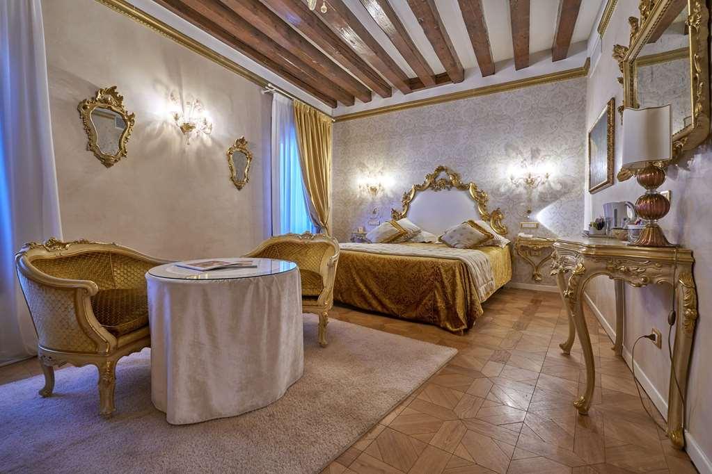 Savoia & Jolanda Hotel Венеция Стая снимка